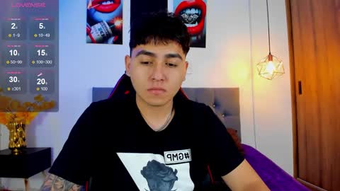 nicolas_james_sc online show from 10/21/25, 01:34