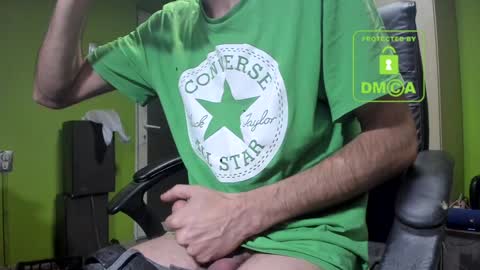 Snapshot of nicolasguy chatting on 01/04/25, 05:05 L. Nicolas online show from 01/04/25, 05:05