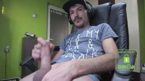 Snapshot of nicolasguy chatting on 02/23/25, 05:45 L. Nicolas online show from 02/23/25, 05:45