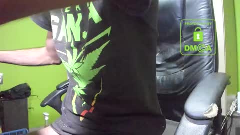 Snapshot of nicolasguy chatting on 10/08/25, 05:38 L. Nicolas online show from 10/08/25, 05:38