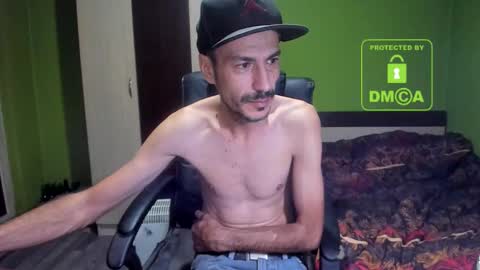 Snapshot of nicolasguy chatting on 10/15/25, 06:13 L. Nicolas online show from 10/15/25, 06:13