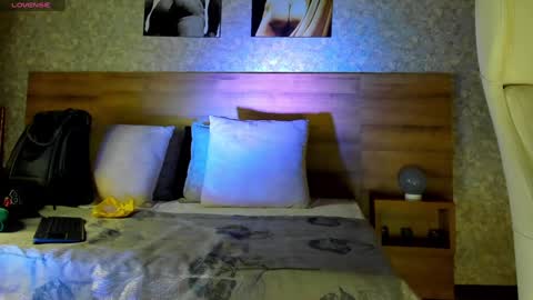 Nicolas online show from 12/31/24, 10:58