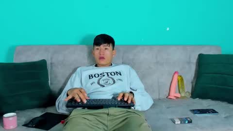 nicolastorres__ online show from 11/13/25, 03:16