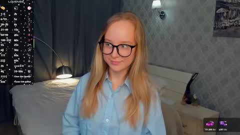 Nicoletta online show from 10/15/25, 05:24