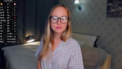 Nicoletta online show from 10/18/25, 05:35