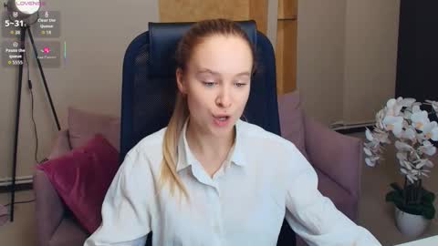 Nicoletta online show from 12/03/25, 07:56