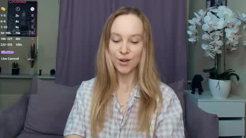 Nicoletta online show from 03/15/26, 06:36