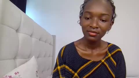 nicole161117 online show from 02/16/26, 07:26