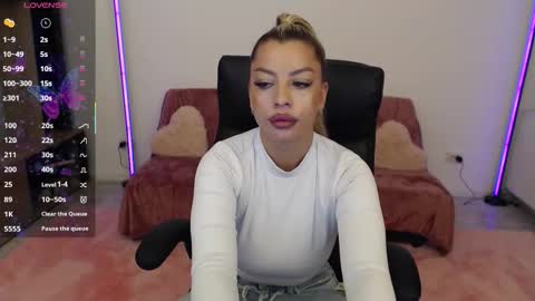 Nico online show from 09/25/25, 05:05