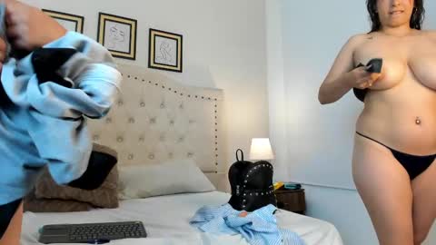 Nicole  Adam online show from 03/11/25, 07:03