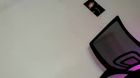 ITS ME NICOLE online show from 04/11/26, 07:45