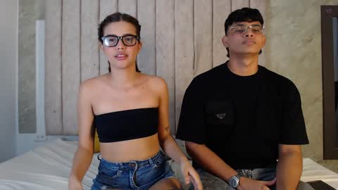 Snapshot of nicole_and_thiago chatting on 01/25/25, 02:04 nicole_and_thiago online show from 01/25/25, 02:04