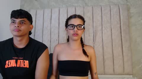 Snapshot of nicole_and_thiago chatting on 01/25/25, 05:07 nicole_and_thiago online show from 01/25/25, 05:07