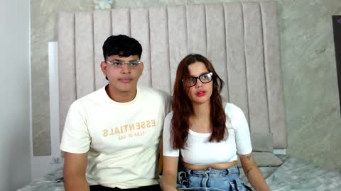 Snapshot of nicole_and_thiago chatting on 01/30/25, 04:27 nicole_and_thiago online show from 01/30/25, 04:27