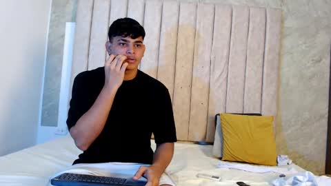 Snapshot of nicole_and_thiago chatting on 02/12/25, 12:58 nicole_and_thiago online show from 02/12/25, 12:58