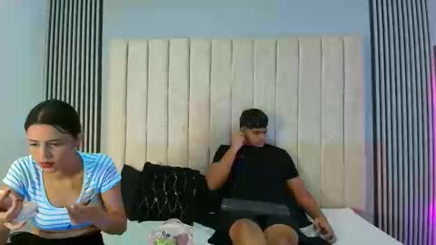 Snapshot of nicole_and_thiago chatting on 09/11/25, 08:42 nicole_and_thiago online show from 09/11/25, 08:42