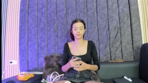 Snapshot of nicole_and_thiago chatting on 10/01/25, 09:21 nicole_and_thiago online show from 10/01/25, 09:21