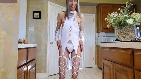 Nicole Asahi online show from 02/01/25, 10:02