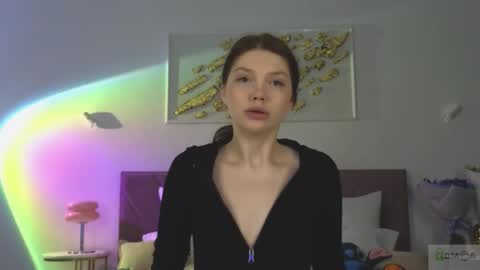 Nicole online show from 11/27/25, 09:39