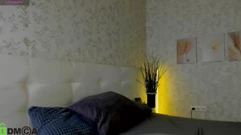 GMT7TueWedThSu 0300am-0900am. Sa 1000am-0400pm online show from 10/09/25, 08:18