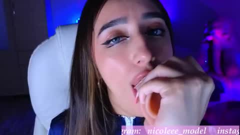 Nicole online show from 10/23/25, 04:01