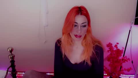 Snapshot of nicole_g0ld_ chatting on 12/01/24, 06:30 Nicole online show from 12/01/24, 06:30