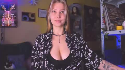 Nicole online show from 10/06/25, 12:19