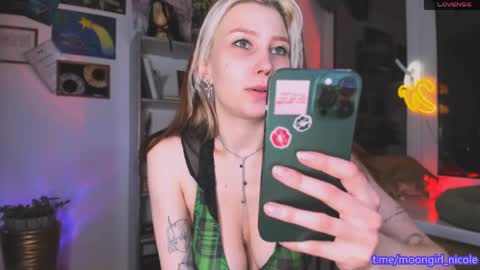 Nicole online show from 05/15/26, 10:39