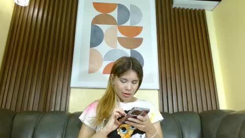 Nicole Ramires online show from 02/16/26, 07:32