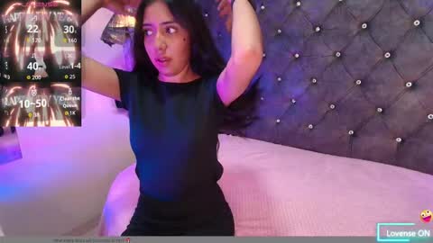 Snapshot of nicole_samantha chatting on 09/26/25, 12:09 Samantha online show from 09/26/25, 12:09
