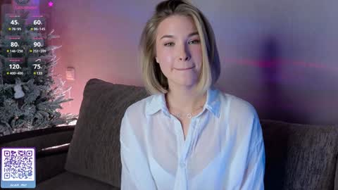 Snapshot of nicole_w00 chatting on 01/16/25, 04:07 Nicole online show from 01/16/25, 04:07