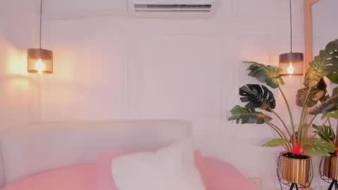 N A T A L I A online show from 04/18/26, 07:51