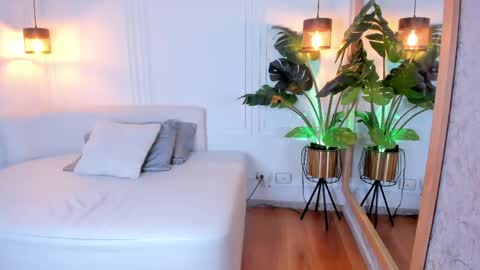 N A T A L I A online show from 04/21/26, 02:51