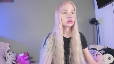 Mary online show from 03/18/26, 03:20