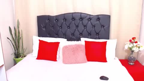 Snapshot of nicolechanell271 chatting on 03/08/25, 03:17 Nicole Chanel online show from 03/08/25, 03:17