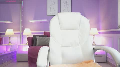 Snapshot of nicolecrawft chatting on 10/09/25, 07:23 Nicole Crawft online show from 10/09/25, 07:23