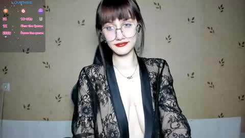Snapshot of nicoledaviss_ chatting on 05/26/26, 07:43 NicoleDavis online show from 05/26/26, 07:43