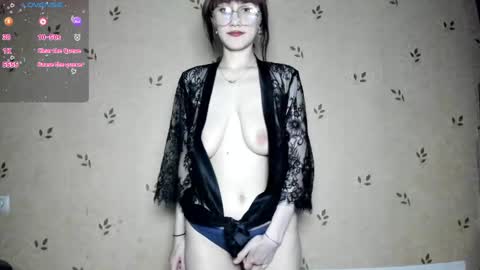 Snapshot of nicoledaviss_ chatting on 05/29/26, 07:56 NicoleDavis online show from 05/29/26, 07:56