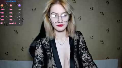 Snapshot of nicoledaviss_ chatting on 07/05/26, 07:21 NicoleDavis online show from 07/05/26, 07:21