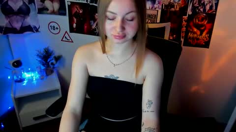 Nicole online show from 10/12/25, 06:45