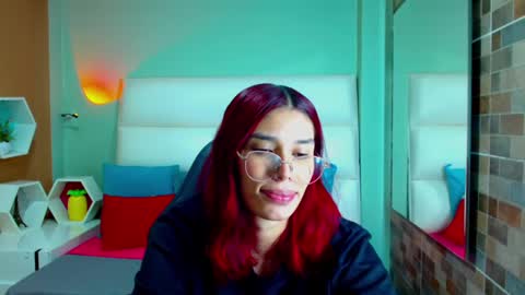 N i c o l e  online show from 01/05/25, 02:19