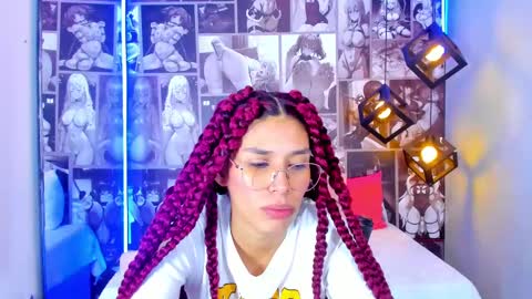 N i c o l e  online show from 01/08/25, 01:41