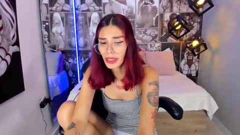 N i c o l e  online show from 01/11/25, 02:04