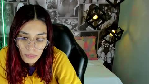 N i c o l e  online show from 02/09/25, 02:18