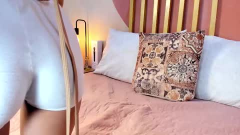 N i c o l e  online show from 11/26/25, 07:48