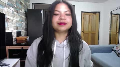 Nicole online show from 10/06/25, 11:51