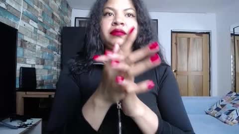 Nicole online show from 10/25/25, 06:57