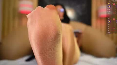 Nicol Flores  GMT-5 1530-2200  online show from 02/11/26, 04:12