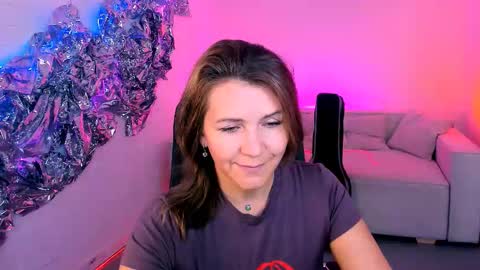 Snapshot of nicolehits chatting on 09/15/25, 05:18 nicolehits online show from 09/15/25, 05:18