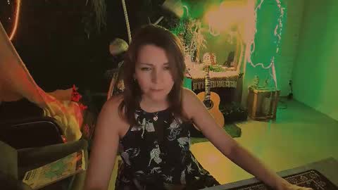 nicolehits online show from 12/13/25, 07:53